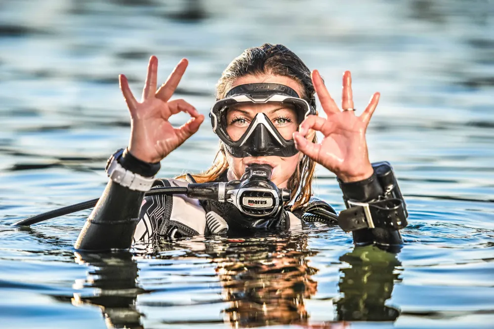Dive Image (3)